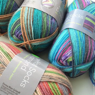 KNIT_SOCKS