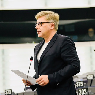 NILS UŠAKOVS