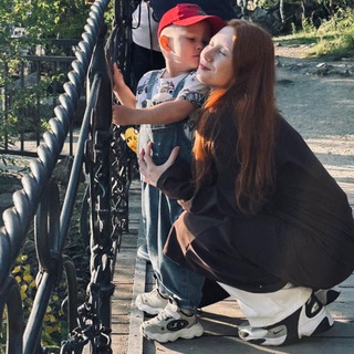 YOUNG_MUM